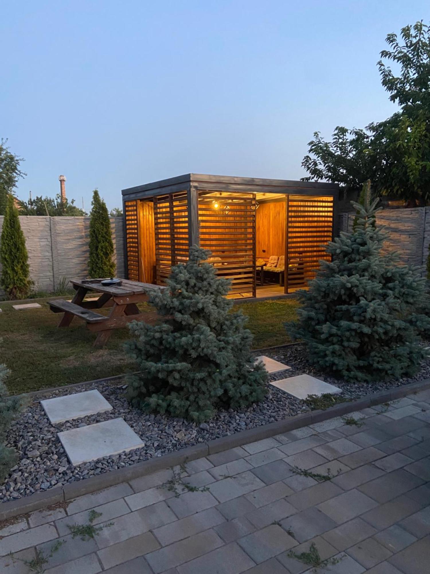 Вулиця 8-Го Березня Апартаменты Myrhorod Exterior photo