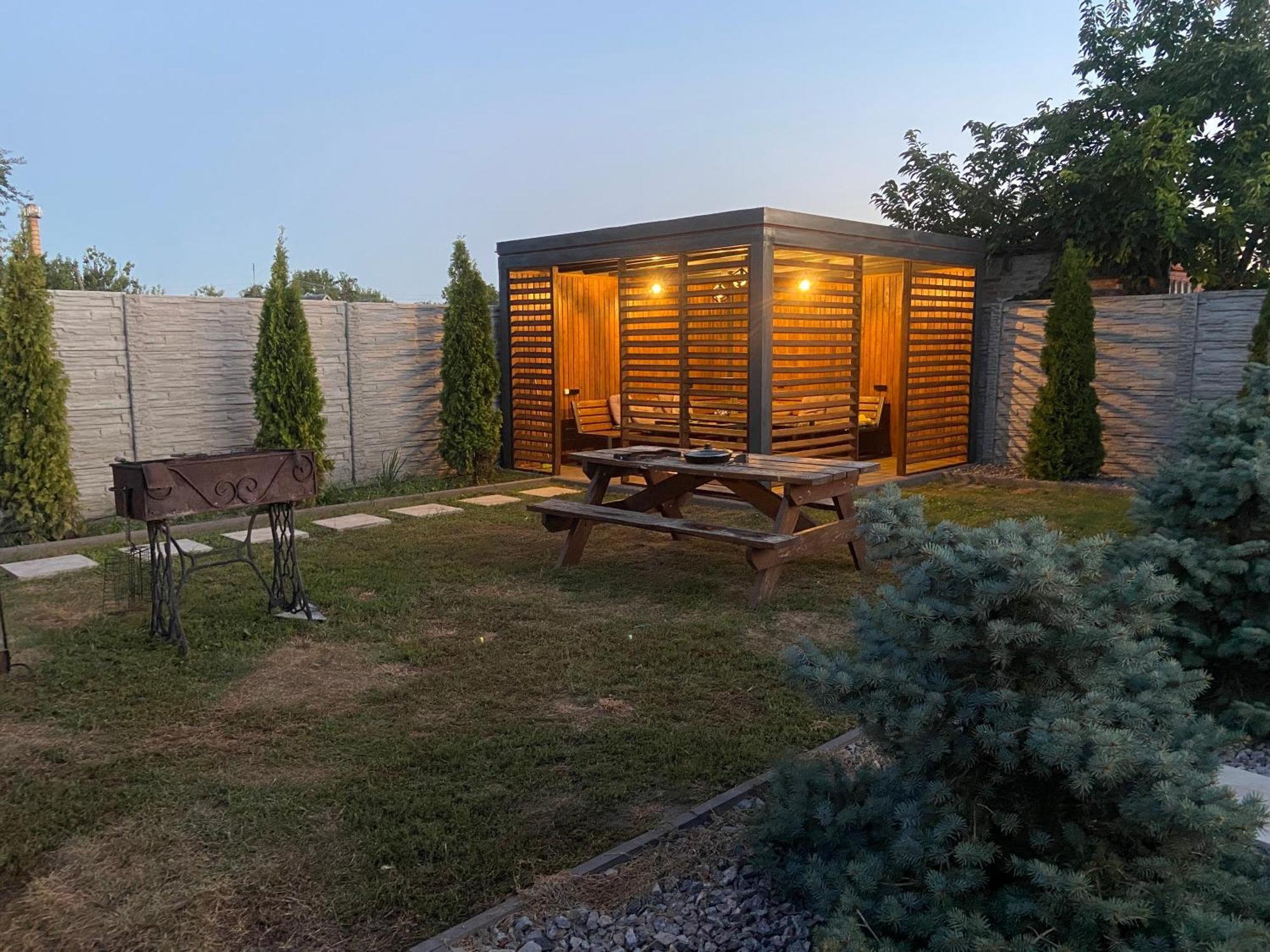 Вулиця 8-Го Березня Апартаменты Myrhorod Exterior photo