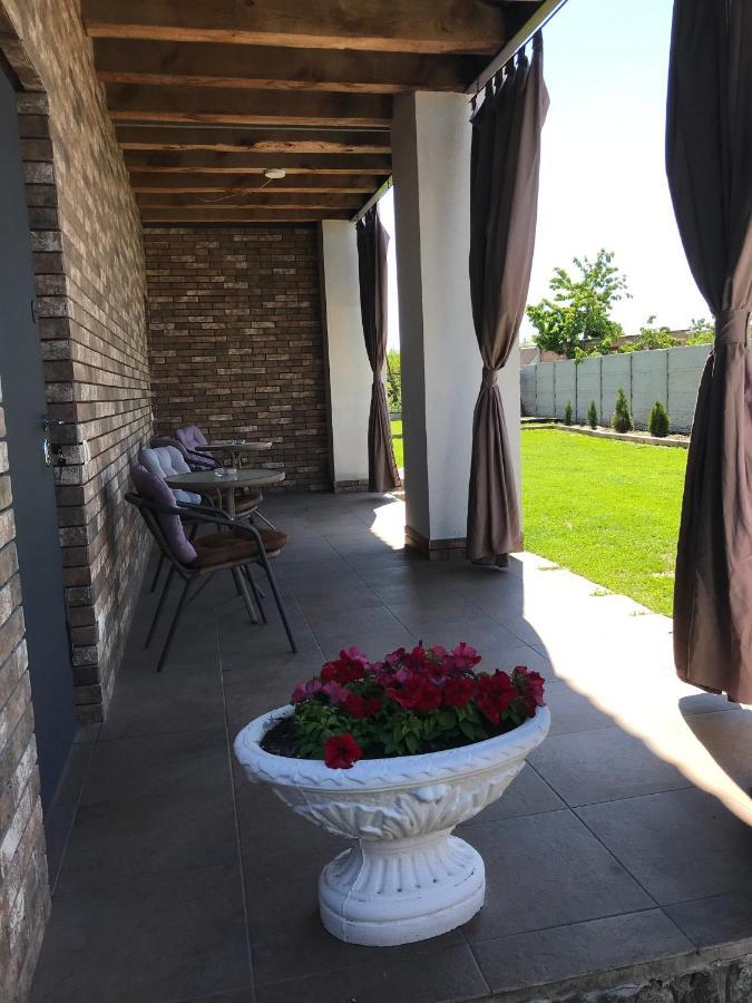 Вулиця 8-Го Березня Апартаменты Myrhorod Exterior photo